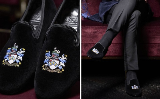 Goldfinger mis à l'honneur chez Crockett & Jones avec deux souliers en éditions limitées Goldfinger mis à l'honneur chez Crockett & Jones avec deux souliers en éditions limitées