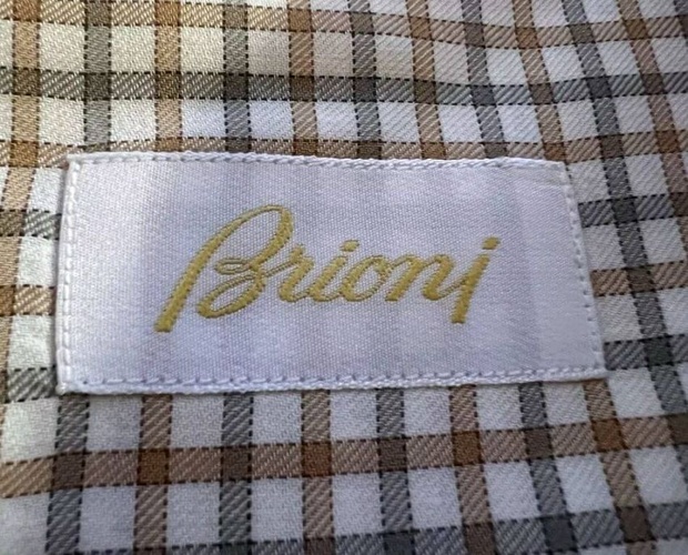 Le plaisir de chiner des vêtements de luxe d'occasion ou comment s'habiller en seconde main Le plaisir de chiner des vêtements de luxe d'occasion ou comment s'habiller en seconde main