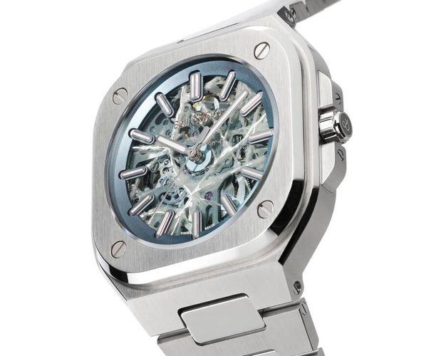 Bell & Ross BR 05 Skeleton "Arctic Blue" : à l'heure des Pôles Bell & Ross BR 05 Skeleton "Arctic Blue" : à l'heure des Pôles