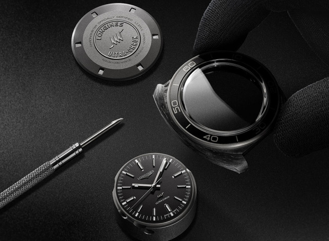 Longines Ultra-Chron : une montre d'avant-garde en carbone forgé Longines Ultra-Chron : une montre d'avant-garde en carbone forgé