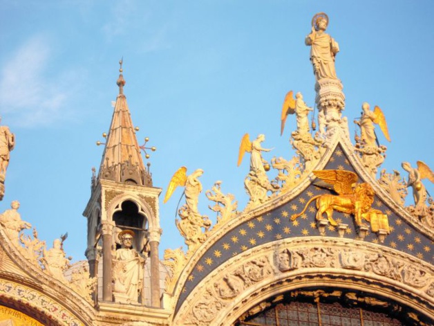 Venise : Chanel restaure le Lion de Saint Marc