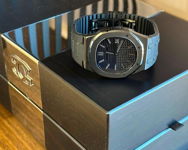 Montre Genius pièce unique Elon Musk Montre Genius pièce unique Elon Musk