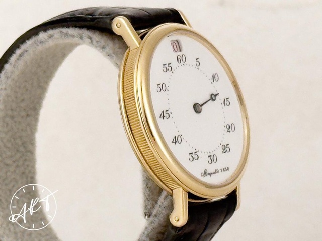 Une splendide Breguet 3420 à heures sautantes sur le site Artwatches.com Une splendide Breguet 3420 à heures sautantes sur le site Artwatches.com