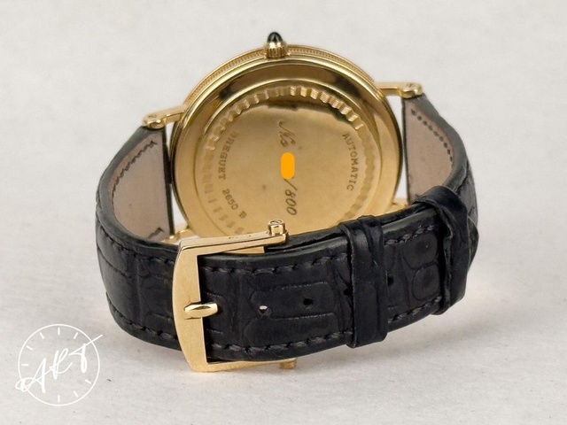 Une splendide Breguet 3420 à heures sautantes sur le site Artwatches.com Une splendide Breguet 3420 à heures sautantes sur le site Artwatches.com