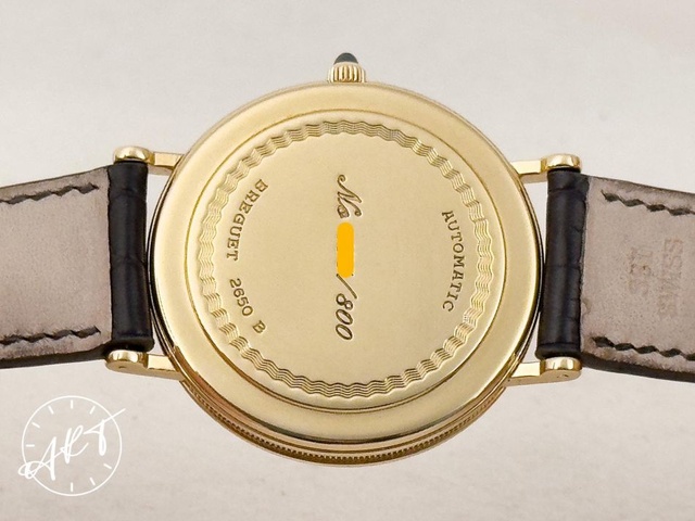 Une splendide Breguet 3420 à heures sautantes sur le site Artwatches.com Une splendide Breguet 3420 à heures sautantes sur le site Artwatches.com