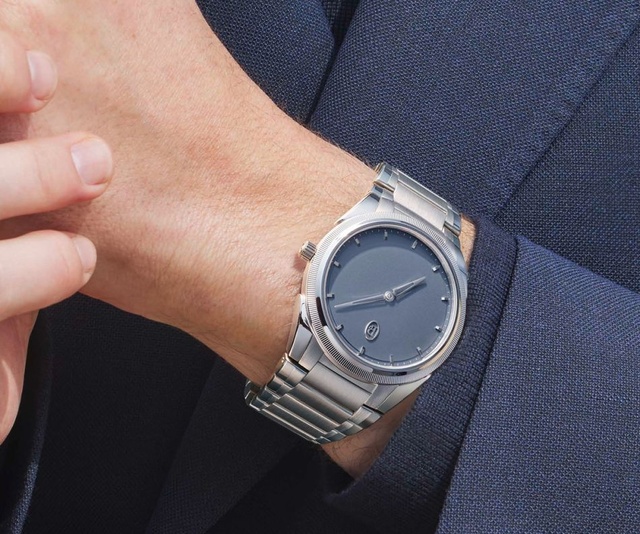 Parmigiani Fleurier Tonda PF : cadran bleu minéral pour une version de 40 mm toute en platine Parmigiani Fleurier Tonda PF : cadran bleu minéral pour une version de 40 mm toute en platine