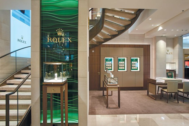 Dubail ouvre sur les Champs-Elysées Dubail ouvre sur les Champs-Elysées