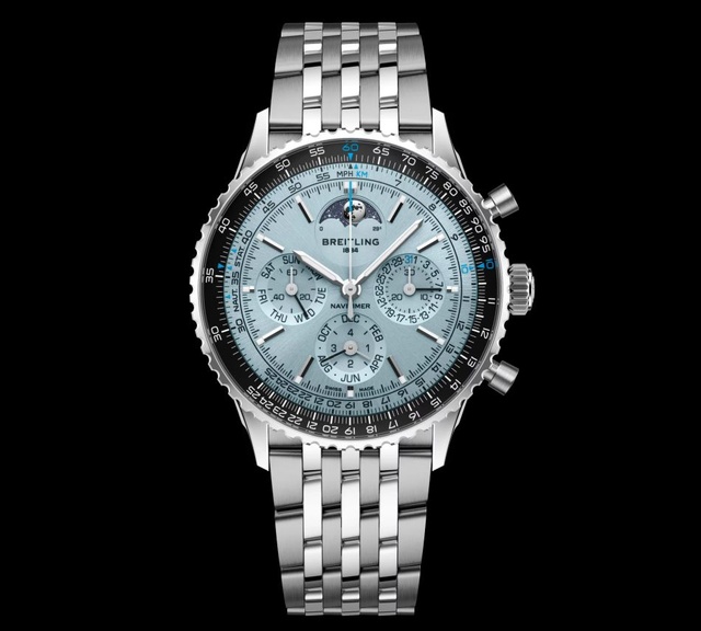 Breitling Navitimer B19 Perpetual Calendar Chronograph : cadran bleu glacier, boitier acier et lunette en platine Breitling Navitimer B19 Perpetual Calendar Chronograph : cadran bleu glacier, boitier acier et lunette en platine