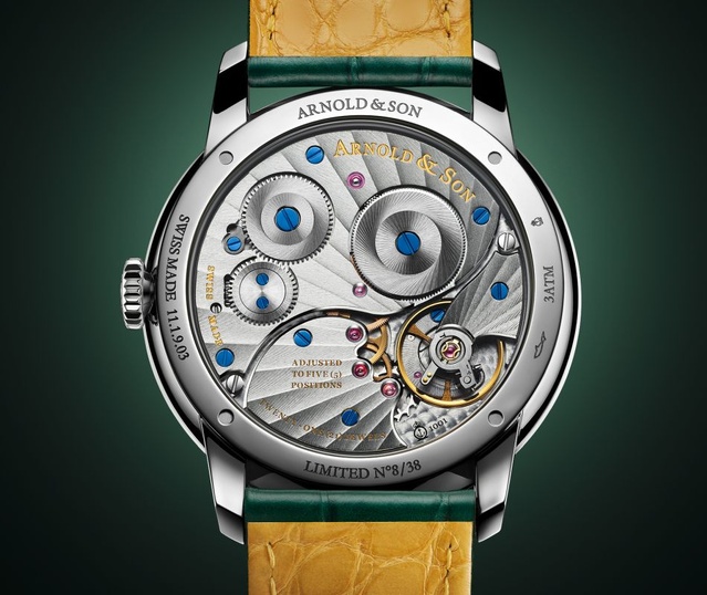 Arnold & Son HM Steel Amber : un cadran de toute beauté en ambre de la Baltique Arnold & Son HM Steel Amber : un cadran de toute beauté en ambre de la Baltique