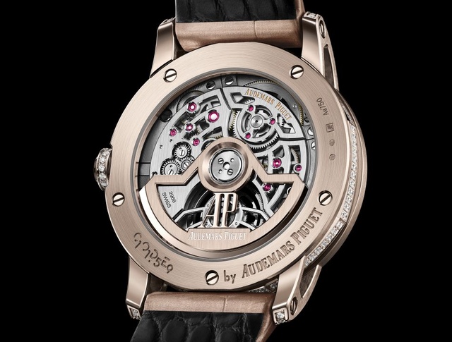 La Code 11.59 by Audemars Piguet 38 mm arrive en sand gold avec tourbillon volant La Code 11.59 by Audemars Piguet 38 mm arrive en sand gold avec tourbillon volant