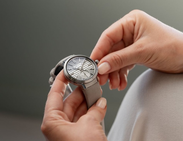 Leica lance sa collection ZM12 en 39 mm avec petite seconde et calibre Chronode Leica lance sa collection ZM12 en 39 mm avec petite seconde et calibre Chronode