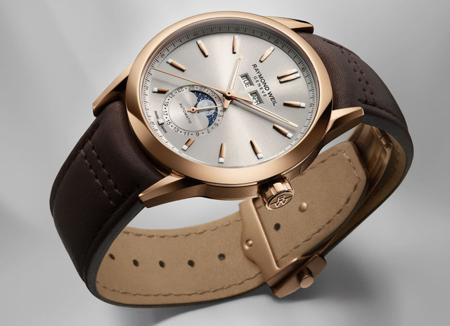 Raymond Weil : une nouvelle Freelancer avec calendrier complet des plus réussies