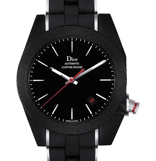 Chiffre Rouge A06 de Dior : toujours asymétrique et recouverte de caoutchouc noir Chiffre Rouge A06 de Dior : toujours asymétrique et recouverte de caoutchouc noir