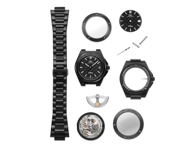 IWC Ingenieur Automatic 42 en céramique noire : des plus réussies IWC Ingenieur Automatic 42 en céramique noire : des plus réussies