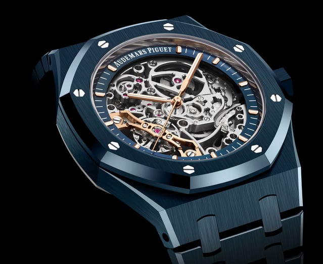 Audemars Piguet : Bleu nuit, Nuage 50, trois nouveautés dans une nouvelle nuance de céramique bleue Audemars Piguet : Bleu nuit, Nuage 50, trois nouveautés dans une nouvelle nuance de céramique bleue