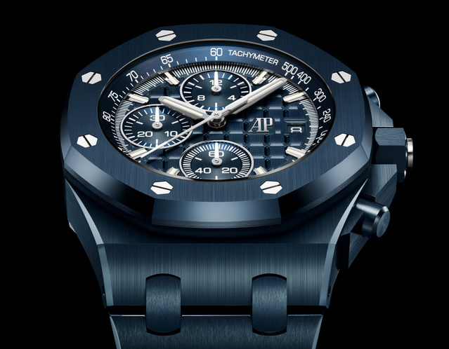 Audemars Piguet : Bleu nuit, Nuage 50, trois nouveautés dans une nouvelle nuance de céramique bleue
