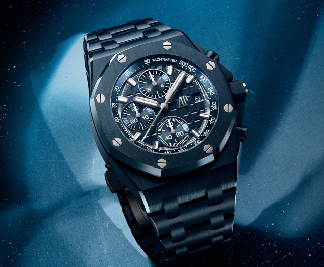 Audemars Piguet : Bleu nuit, Nuage 50, trois nouveautés dans une nouvelle nuance de céramique bleue