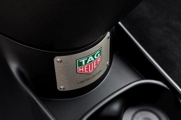 Abarth Competizione by TAG Heuer : une voiture toujours à l'heure Abarth Competizione by TAG Heuer : une voiture toujours à l'heure
