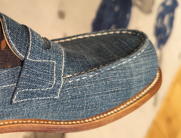 JM Weston lance son mocassin 180 en version denim JM Weston lance son mocassin 180 en version denim