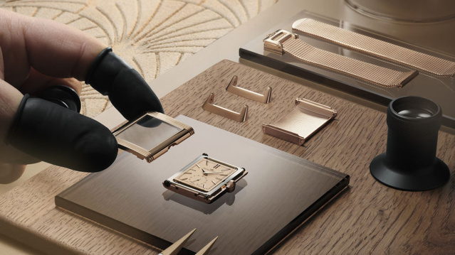 Jaeger-LeCoultre Reveso Tribute : cadran grainé et maille milanaise en or rose, duo gagnant Jaeger-LeCoultre Reveso Tribute : cadran grainé et maille milanaise en or rose, duo gagnant