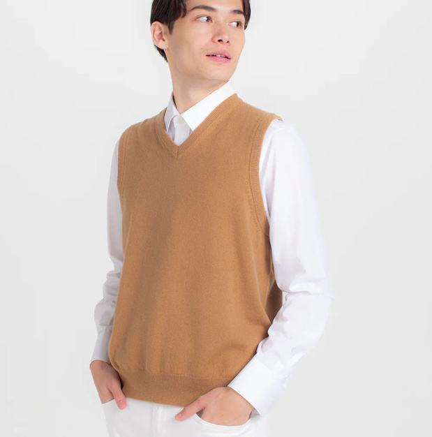 Le pull sans manche et le polo en cachemire de la maison japonaise UTO : parfaits pour le printemps