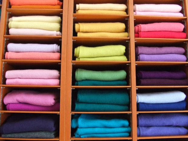 Le pull sans manche et le polo en cachemire de la maison japonaise UTO : parfaits pour le printemps