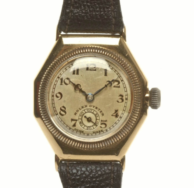 Rolex Oyster de 1929 © Museumsfoto/Deutsches Uhrenmuseum sous Creative Commons Attribution 3.0 Germany Rolex Oyster de 1929 © Museumsfoto/Deutsches Uhrenmuseum sous Creative Commons Attribution 3.0 Germany