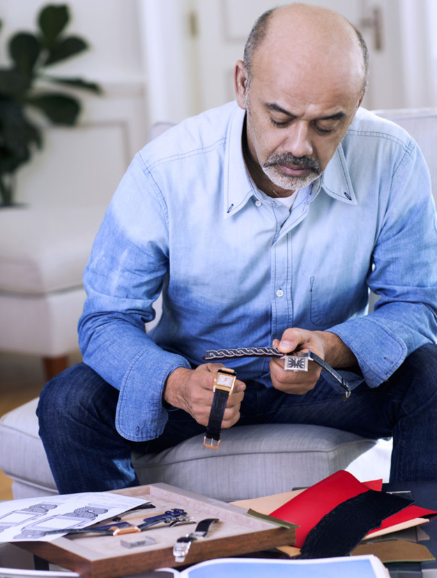 Christian Louboutin travaillant sur la Reverso Christian Louboutin travaillant sur la Reverso