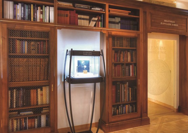 La bibliothèque horlogère de Jean-Claude Sabrier s'installe chez FP Journe