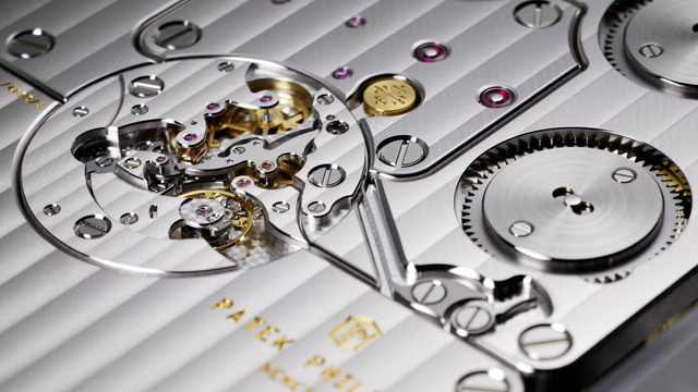 Patek Philippe : une pendulette de bureau dotée d'un tout nouveau calibre hautes performances