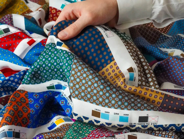 Thuillier Paris : des cravates "made in Paris" réalisées par un véritable tailleur !