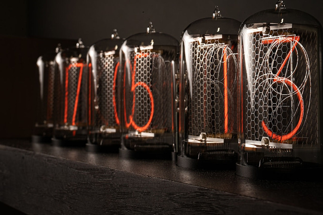 NixieFab : des horloges lumineuses au design rétro-futuriste