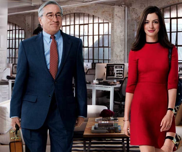 Le nouveau stagiaire : Anne Hathaway porte une Tank Solo or de chez Cartier Le nouveau stagiaire : Anne Hathaway porte une Tank Solo or de chez Cartier