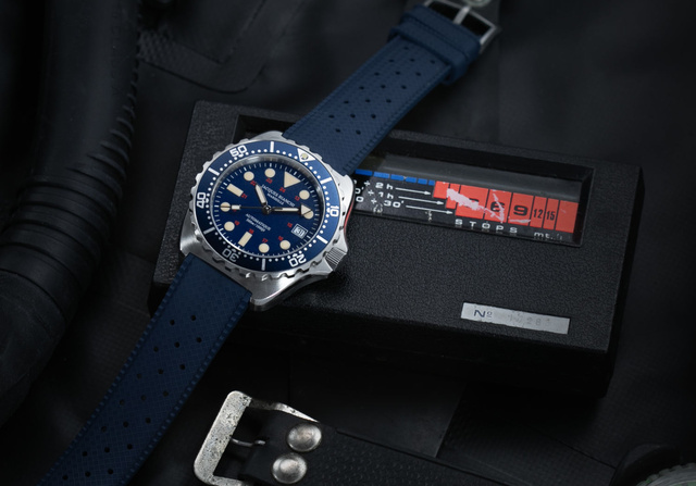 Jacques Bianchi JB300 : un cadran bleu mat pour une version plus contemporaine
