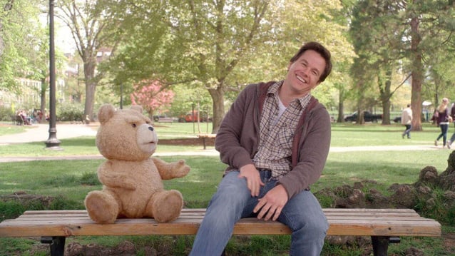 Ted : Mark Wahlberg porte une montre Movado Museum Ted : Mark Wahlberg porte une montre Movado Museum