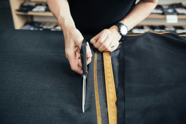 Costumes, vestons et pantalons : les cinq drapiers à connaitre absolument