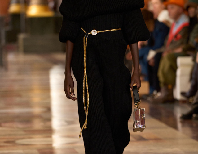 La montre historique LV I présentée à l'occasion du défilé Louis Vuitton Femme La montre historique LV I présentée à l'occasion du défilé Louis Vuitton Femme