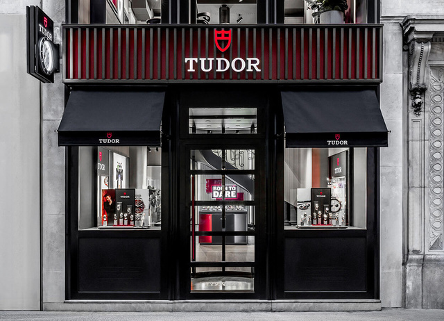 Tudor ouvre sa première boutique exclusive à Paris avec la famille Lassaussois