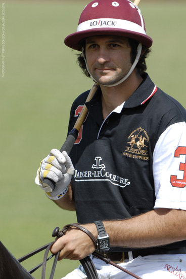 Reverso Squadra World Chronograph Polo Fields ou l'entrée de la céramique au royaume de la Reverso Reverso Squadra World Chronograph Polo Fields ou l'entrée de la céramique au royaume de la Reverso