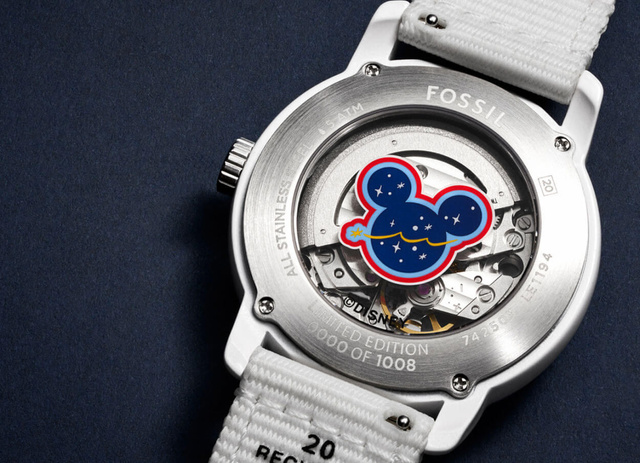 Fossil : une montre Mickey Mouse astronaute en édition limitée à 1.008 exemplaires Fossil : une montre Mickey Mouse astronaute en édition limitée à 1.008 exemplaires