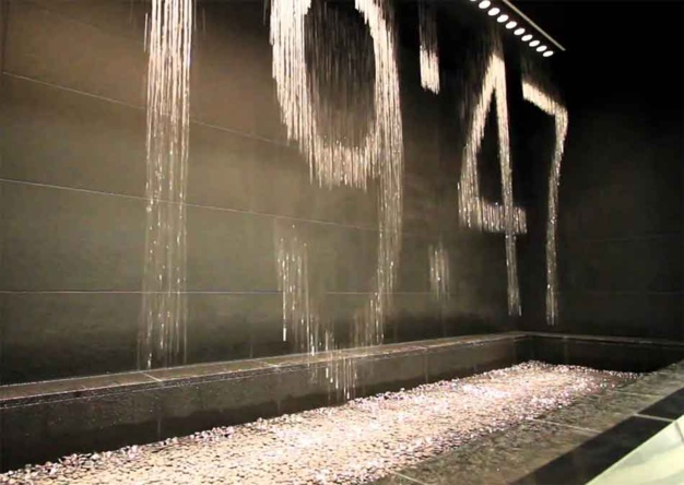 Japon : une horloge à eau donne l'heure dans la gare d'Osaka
