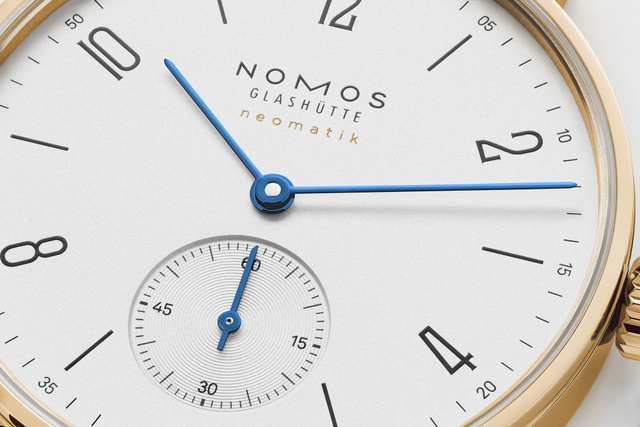 Nomos Tangente 35 : à l'heure de l'or
