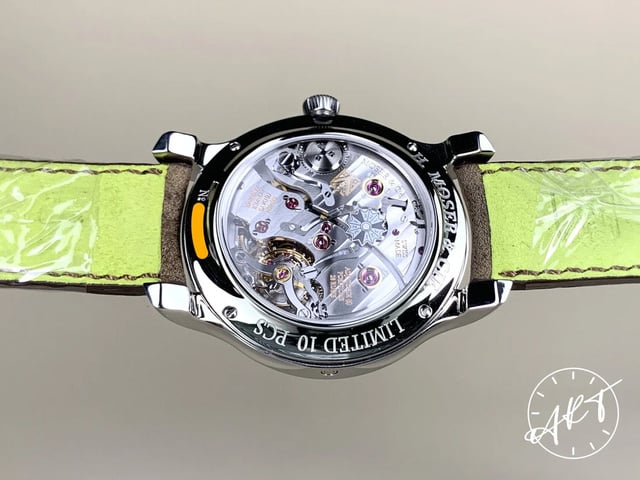 Une Moser & Co Endeavor QP en acier vendue par Artwatches.com Une Moser & Co Endeavor QP en acier vendue par Artwatches.com