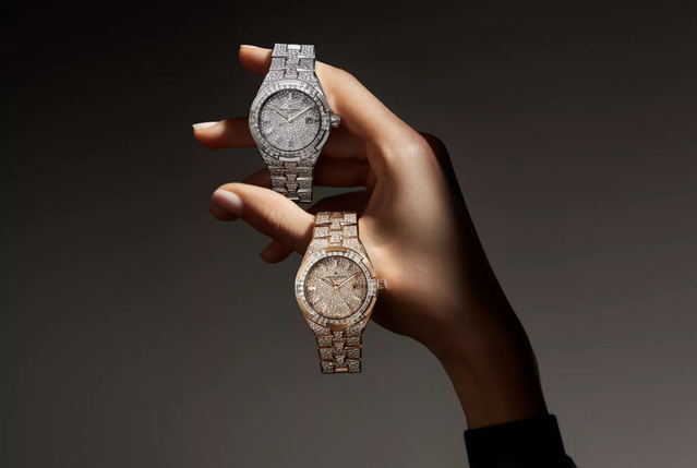 Vacheron Constantin Overseas 35 mm : deux modèles ultra-chics tout en diamants
