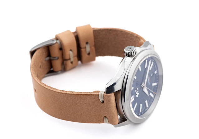 Lost Dutchman Leather : le bracelet-montre en cuir dans sa plus simple expression