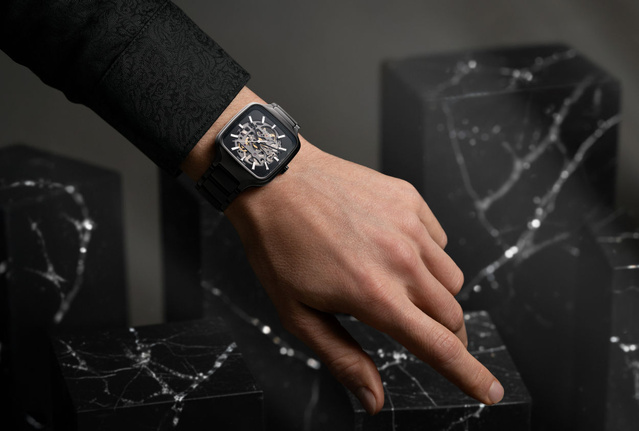 Rado True Square Skeleton : quand douze index en diamants rythment les heures