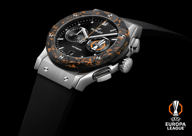 Hublot Classic Fusion Chronograph UEFA Europa League titane et fibre de carbone Hublot Classic Fusion Chronograph UEFA Europa League titane et fibre de carbone