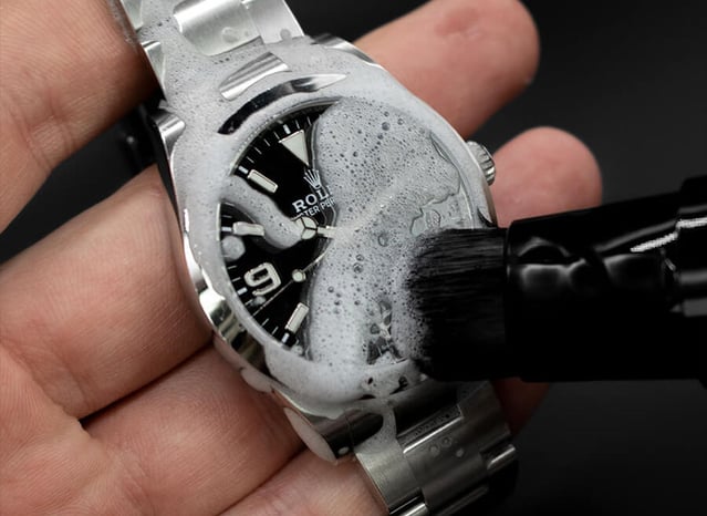 ChronoPen : le stylo qui nettoie vos montres au quotidien ChronoPen : le stylo qui nettoie vos montres au quotidien