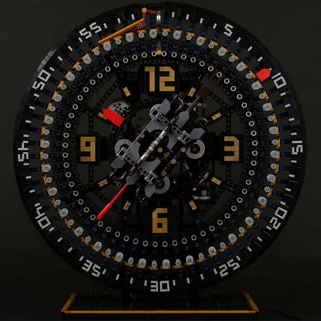 Quand LEGO rencontre l'horlogerie : la fascinante Mangle Rack Clock d'Akiyuki Quand LEGO rencontre l'horlogerie : la fascinante Mangle Rack Clock d'Akiyuki