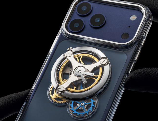 Chronomade : quand la mécanique horlogère s'invite sur une protection de smartphone